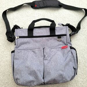 ✨SKIP HOP Duo Signature Diaper Bag- Heather Grey✨